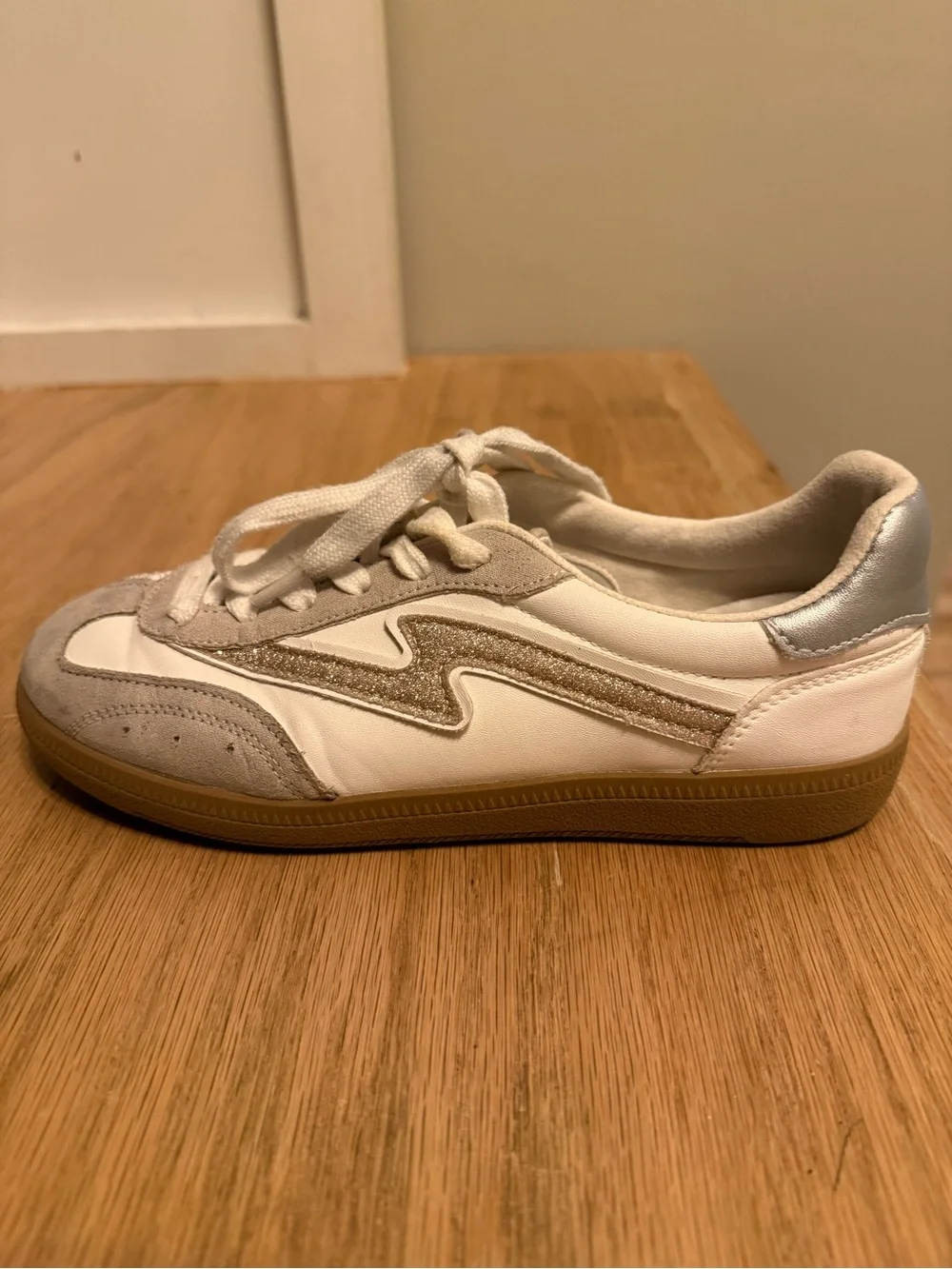Madden Girl Women's Cream & Taupe Lace-Up Retro Sneakers